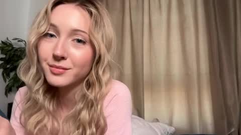 Snapshot of princessmood chatting on 04/25/26, 02:47 Kate online show from 04/25/26, 02:47