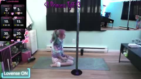 Snapshot of princesstyff chatting on 02/23/26, 02:03 Tyff et Blast online show from 02/23/26, 02:03