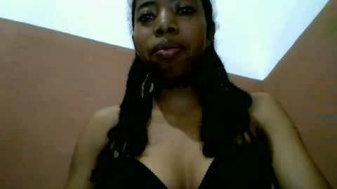 Snapshot of prisca880319 chatting on 07/06/26, 04:31 prisca880319 online show from 07/06/26, 04:31