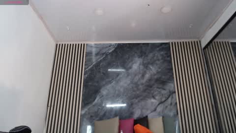 priscilarainbow online show from 01/07/25, 08:10