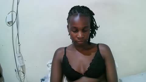 pritty_amber online show from 04/07/26, 06:52