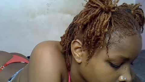 Snapshot of priya_queen chatting on 04/19/26, 09:30 priya_queen online show from 04/19/26, 09:30