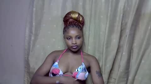 Snapshot of priya_queen chatting on 05/08/26, 06:52 priya_queen online show from 05/08/26, 06:52