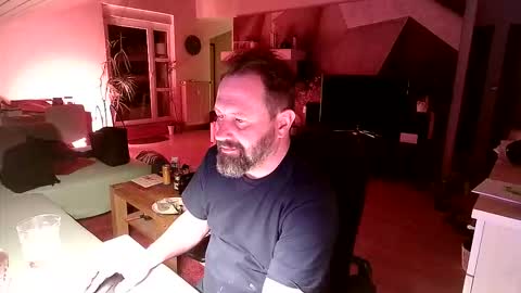 Snapshot of proband_007 chatting on 04/09/26, 11:43 proband_007 online show from 04/09/26, 11:43