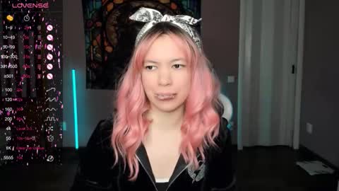 Di online show from 11/21/25, 05:06