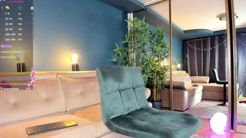 Raven  but you can call me sweetie or honey too  online show from 12/28/24, 10:23