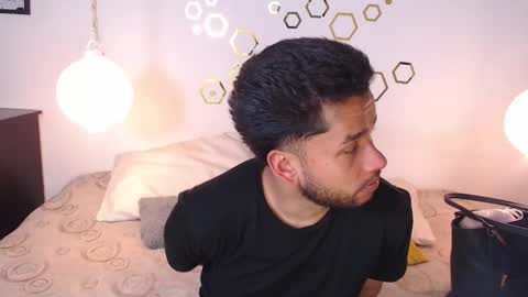 Adris  Juan online show from 10/21/25, 02:12