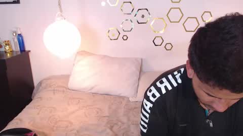 Adris  Juan online show from 10/28/25, 01:42