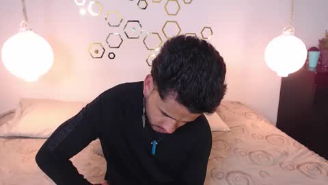 Adris  Juan online show from 11/02/25, 01:41