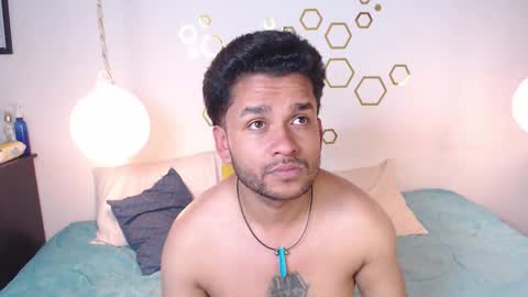 Adris  Juan online show from 11/17/25, 04:07