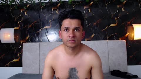 Adris  Juan online show from 04/12/26, 02:05