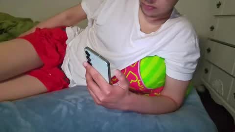 Snapshot of prozac697949 chatting on 12/22/25, 05:37 Prozacplz online show from 12/22/25, 05:37