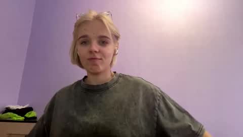 Scarlet online show from 12/21/25, 06:20