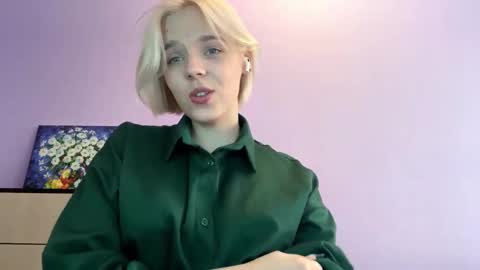 Scarlet online show from 12/22/25, 05:59