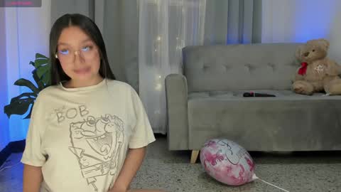    INDEPENDENT MODEL online show from 12/14/24, 06:35