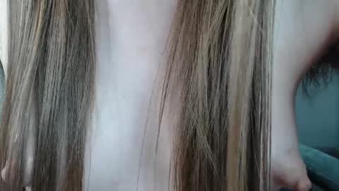 Snapshot of psychegirl chatting on 02/14/25, 07:54 psychegirl online show from 02/14/25, 07:54