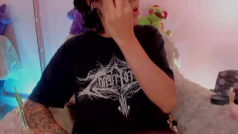 Snapshot of psychodoll_11 chatting on 05/07/26, 01:05 psycodoll online show from 05/07/26, 01:05