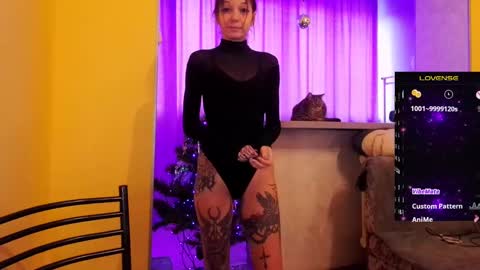 Snapshot of psyheya chatting on 01/07/25, 10:22 LUCY ----- online show from 01/07/25, 10:22