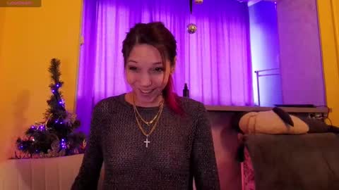 Snapshot of psyheya chatting on 01/08/25, 11:21 LUCY ----- online show from 01/08/25, 11:21