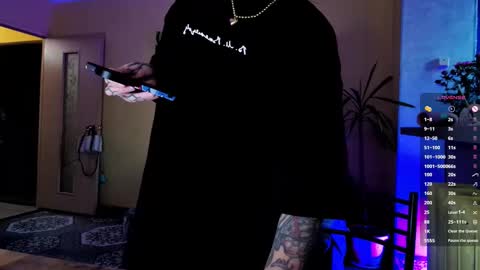 Snapshot of psyheya chatting on 10/31/25, 01:23 LUCY ----- online show from 10/31/25, 01:23