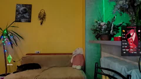 Snapshot of psyheya chatting on 12/16/25, 07:08 LUCY ----- online show from 12/16/25, 07:08