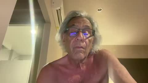 Snapshot of psymour1 chatting on 01/31/25, 04:59 psymour1 online show from 01/31/25, 04:59