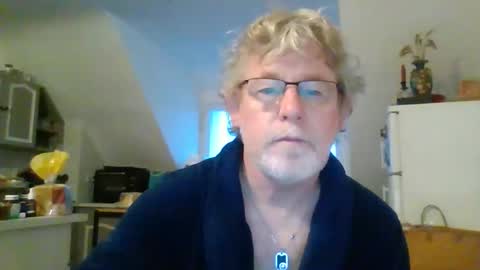 Snapshot of ptitrouquin chatting on 12/22/25, 08:11 ptitrouquin online show from 12/22/25, 08:11