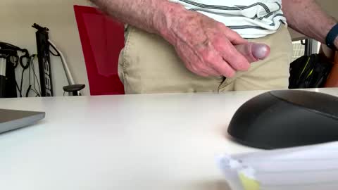 Snapshot of puffiest chatting on 12/03/24, 01:30 puffiest online show from 12/03/24, 01:30