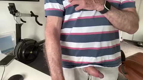 Snapshot of puffiest chatting on 01/01/25, 10:46 puffiest online show from 01/01/25, 10:46