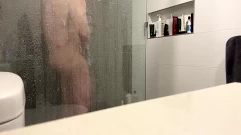 Snapshot of puffiest chatting on 01/16/25, 10:12 puffiest online show from 01/16/25, 10:12