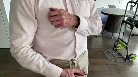 Snapshot of puffiest chatting on 01/30/25, 01:55 puffiest online show from 01/30/25, 01:55