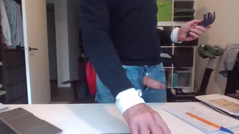 Snapshot of puffiest chatting on 09/10/25, 03:28 puffiest online show from 09/10/25, 03:28