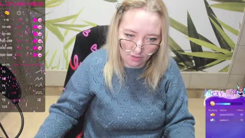 Snapshot of puffybun chatting on 12/19/24, 04:02 puffybun online show from 12/19/24, 04:02