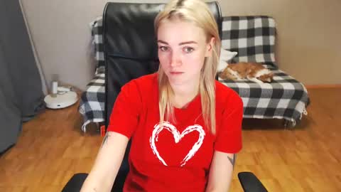 Polly online show from 12/25/24, 01:51