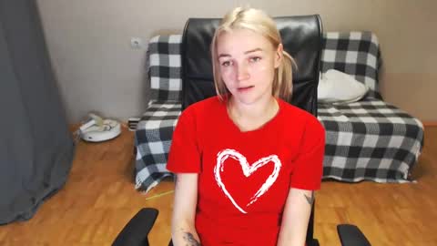 Polly online show from 01/12/25, 12:01