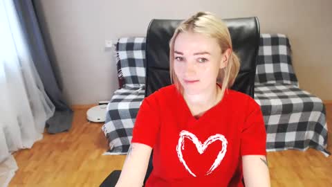 Polly online show from 02/16/25, 05:15