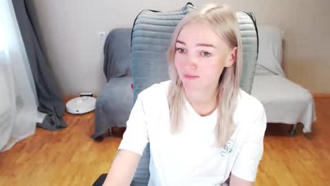 Polly online show from 10/13/25, 04:34