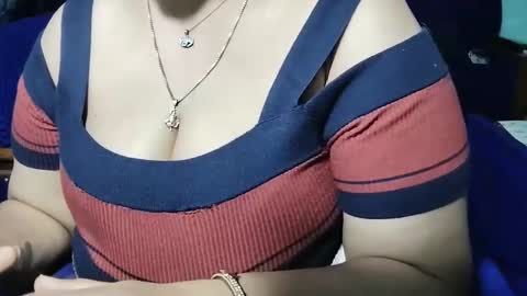 Snapshot of punjabimilf chatting on 11/24/25, 02:06 nutella online show from 11/24/25, 02:06