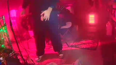 Snapshot of punkrunr083 chatting on 02/13/25, 07:35 punkrunr083 online show from 02/13/25, 07:35