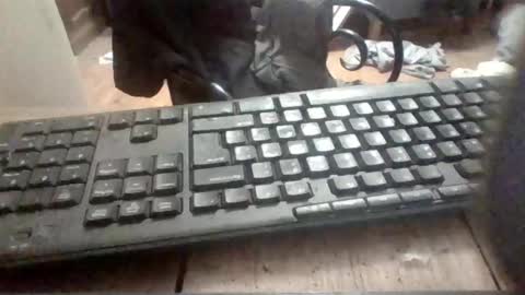 pup_y online show from 10/31/25, 10:33