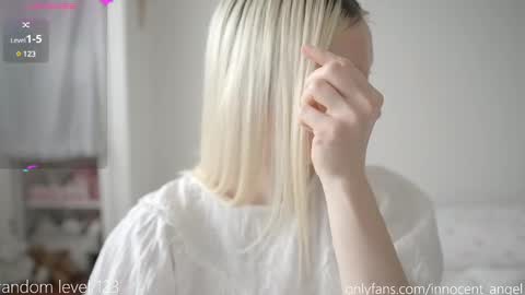 i dont do shows for free. watching here silently and waiting for me to start showing you something for free is useless online show from 03/02/25, 11:18