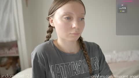 i dont do shows for free. watching here silently and waiting for me to start showing you something for free is useless online show from 10/27/25, 12:53