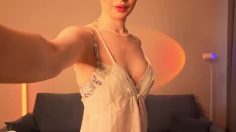 Snapshot of puree_eva chatting on 05/26/26, 03:24 Eva online show from 05/26/26, 03:24
