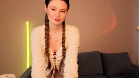 Snapshot of puree_eva chatting on 06/17/26, 02:58 Eva online show from 06/17/26, 02:58