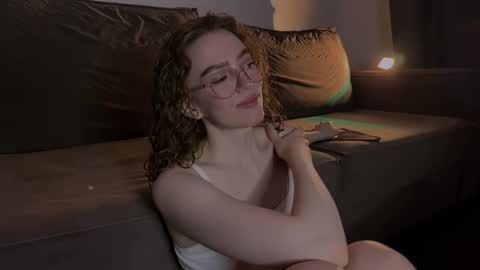 Marie online show from 02/19/25, 09:36