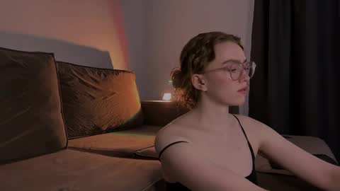 Marie online show from 02/28/25, 09:04