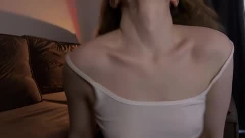 Marie online show from 03/08/25, 12:20