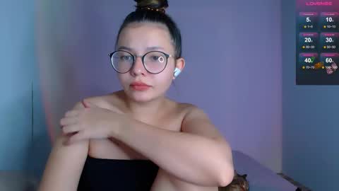 Carolyn online show from 09/16/25, 11:22