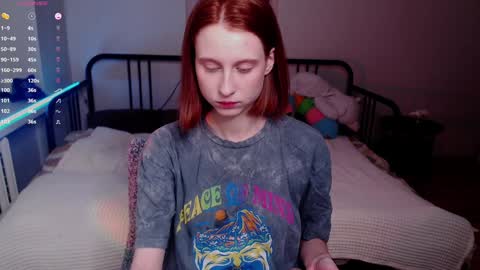 Snapshot of purplebeawer chatting on 12/08/24, 08:25 Francine online show from 12/08/24, 08:25