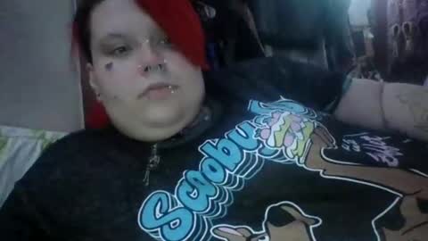 Snapshot of purpleunicorn42 chatting on 01/04/25, 10:34 Shade online show from 01/04/25, 10:34